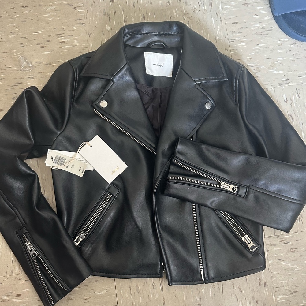 Aritzia stunner vegan leather jacket